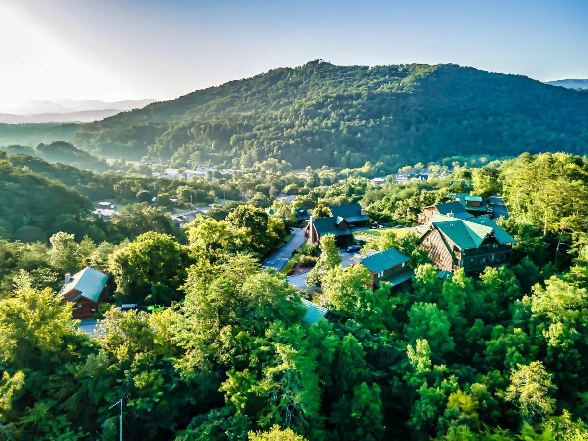 Cozy Log Cabin!! In Heart Of Pf & Close To The Smokies Pigeon Forge Εξωτερικό φωτογραφία