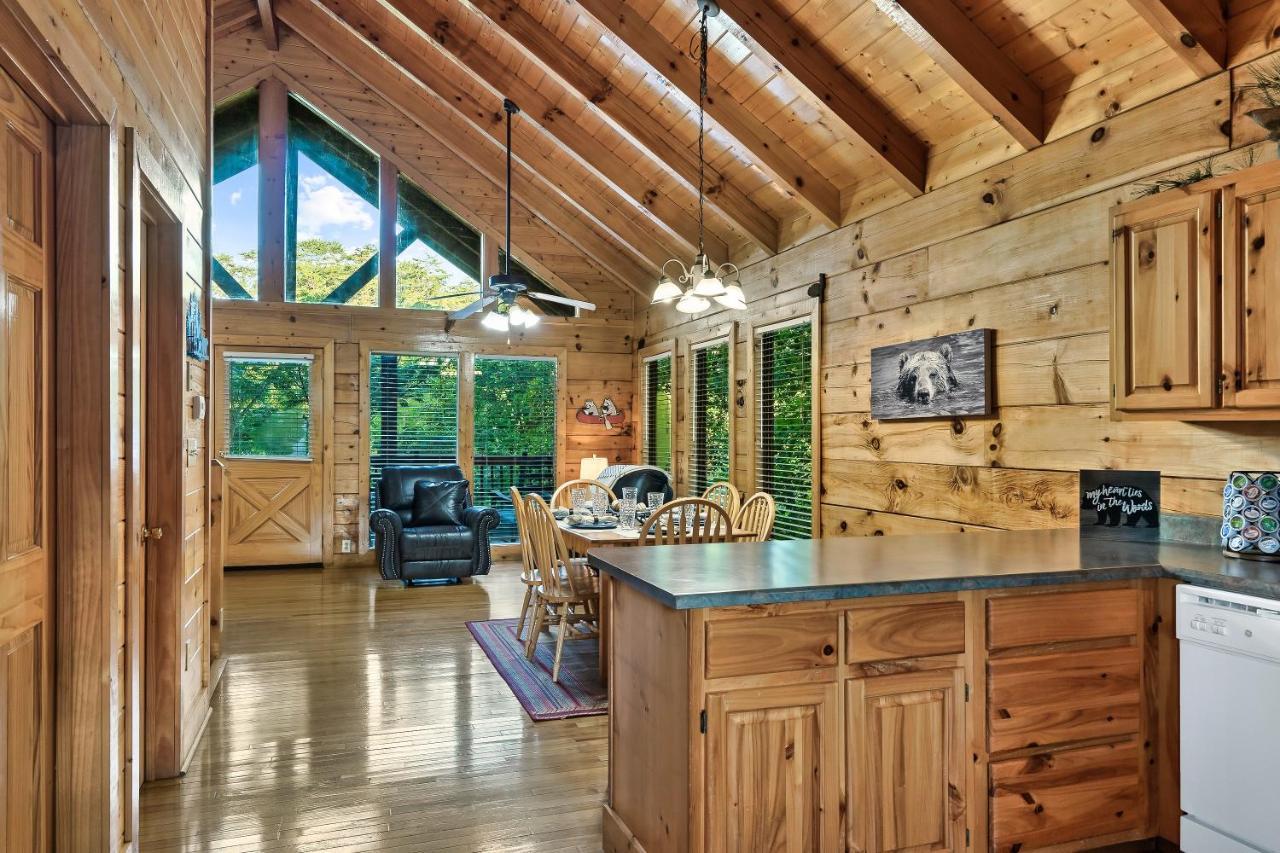 Cozy Log Cabin!! In Heart Of Pf & Close To The Smokies Pigeon Forge Εξωτερικό φωτογραφία